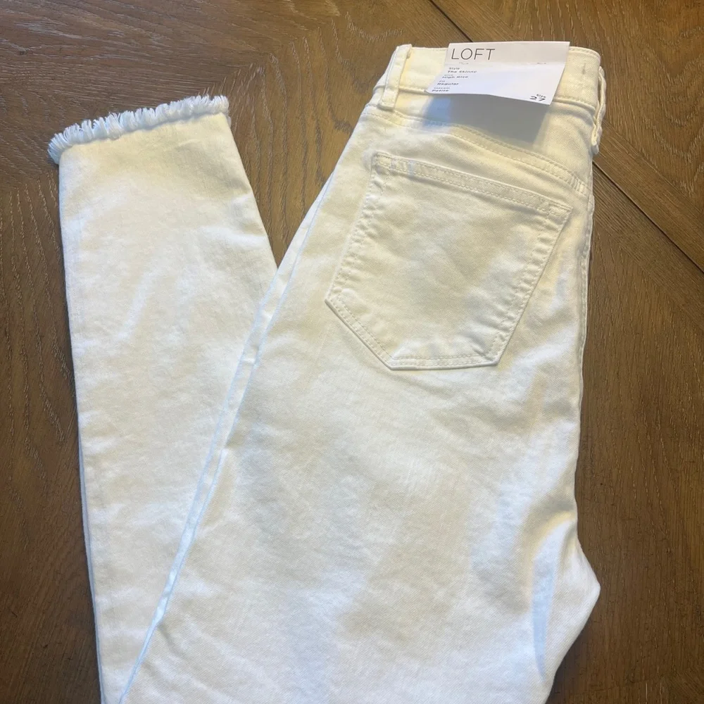 LOFT Women's Bright White Cropped Jeans - Picture 2 of 5